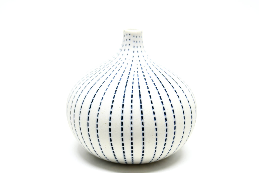192W26 CONGO TINY S - WO 26 Porcelain bud vase